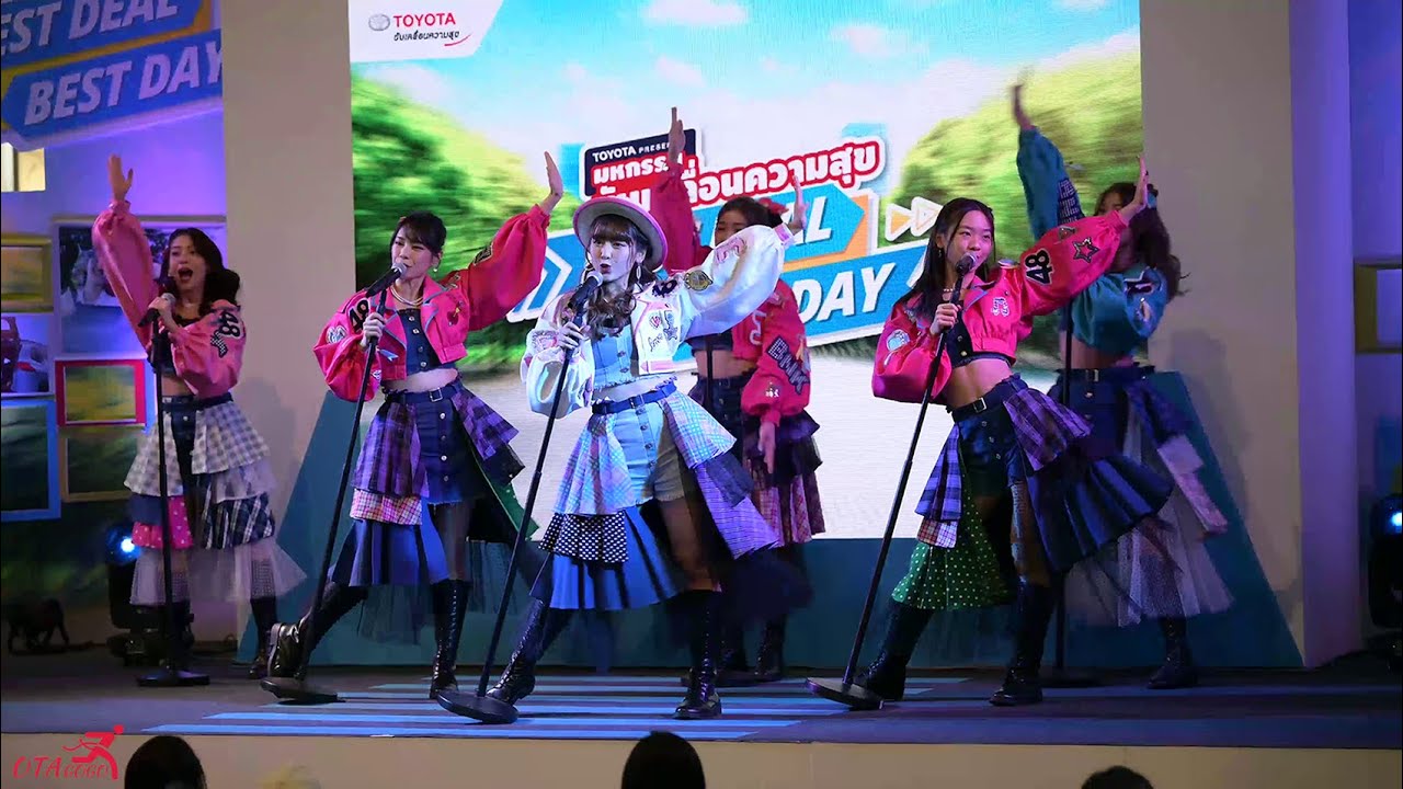 BNK48 ~ Heavy Rotation [Fan Cam]  Toyota @ Central Plaza Westgate 25-Oct-2020