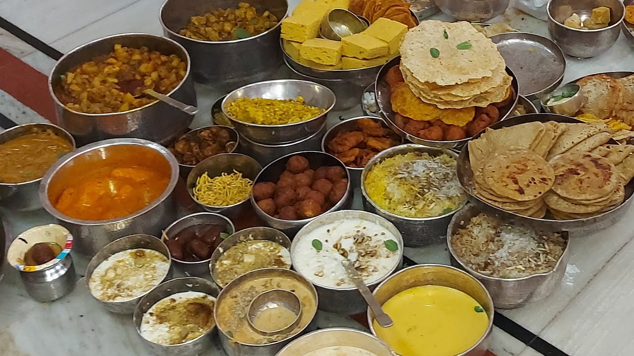 56 ભોગ ડાકોર | ભગવાન શ્રી રણછોડરાયજીને ધરવામાં આવતા 56 ભોગ અને શયન ભોગ | @Gujjubox