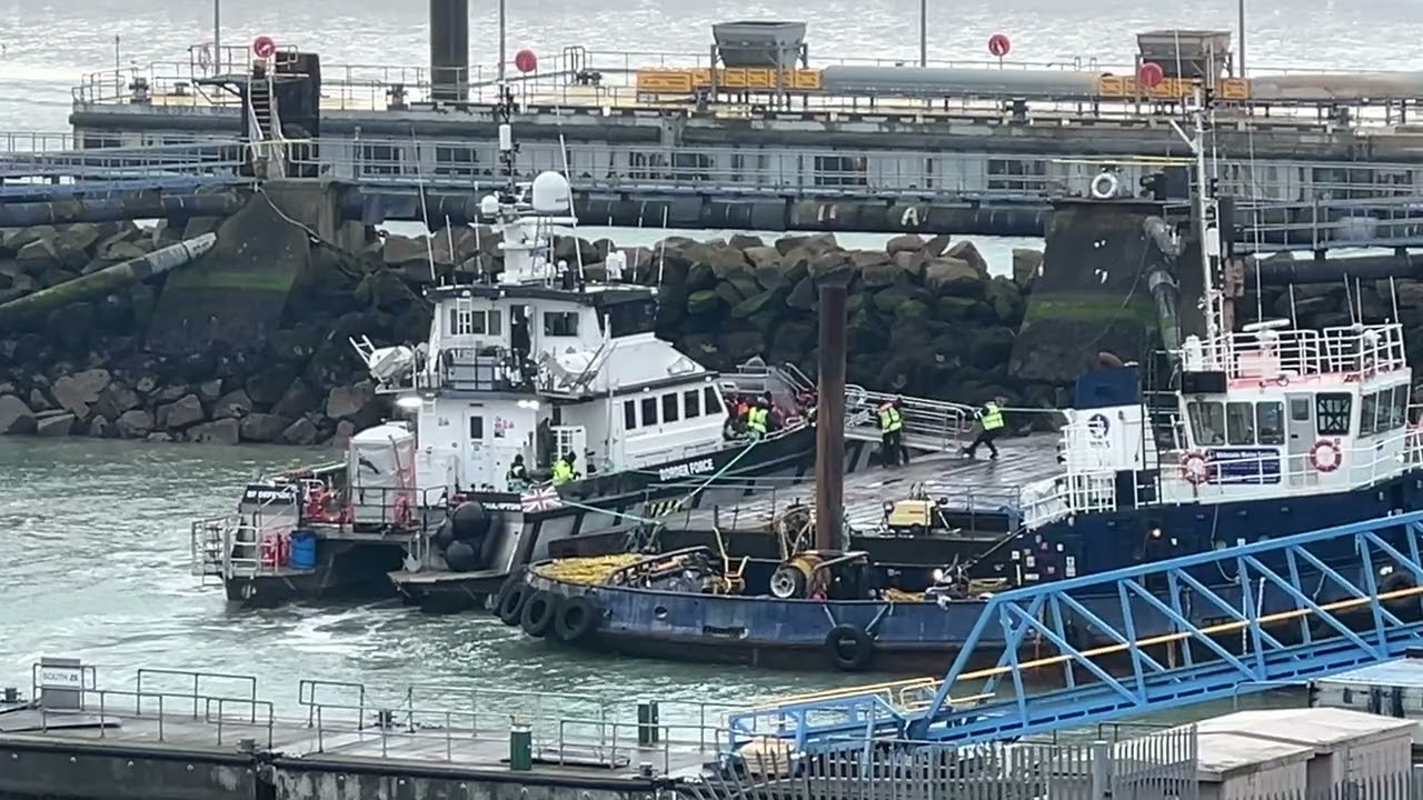 9th February, Ramsgate, Defender drops off 2nd load of the day.