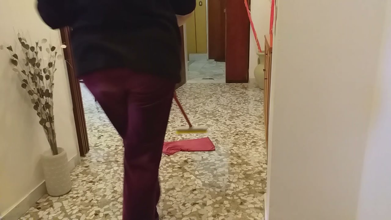PAVIMENTI PULITISSIMI SENZA SECCHIO MA CON ACQUA CORRENTE| LA MIA ROUTINE GIORNALIERA