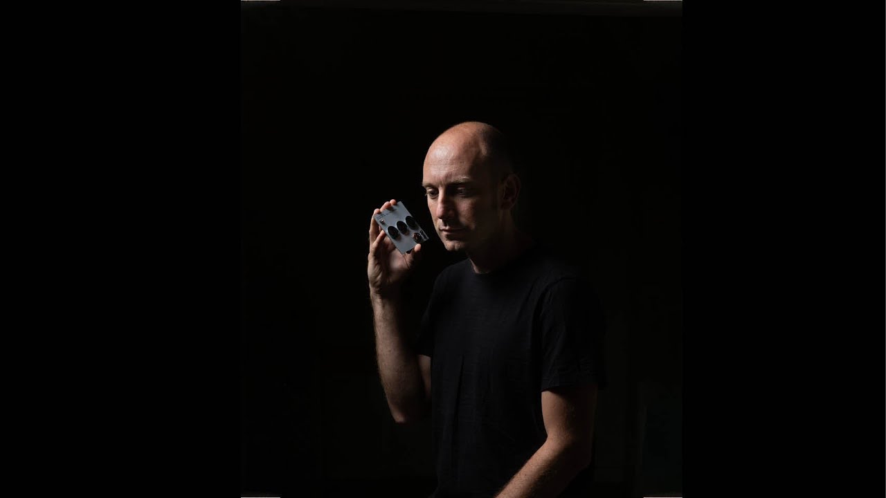 Composition for three small speakers - Tristan Perich