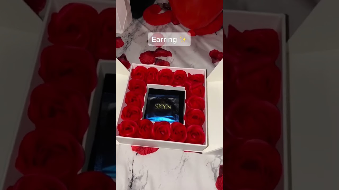 CHRISTMAS GIFTS FOR COUPLES