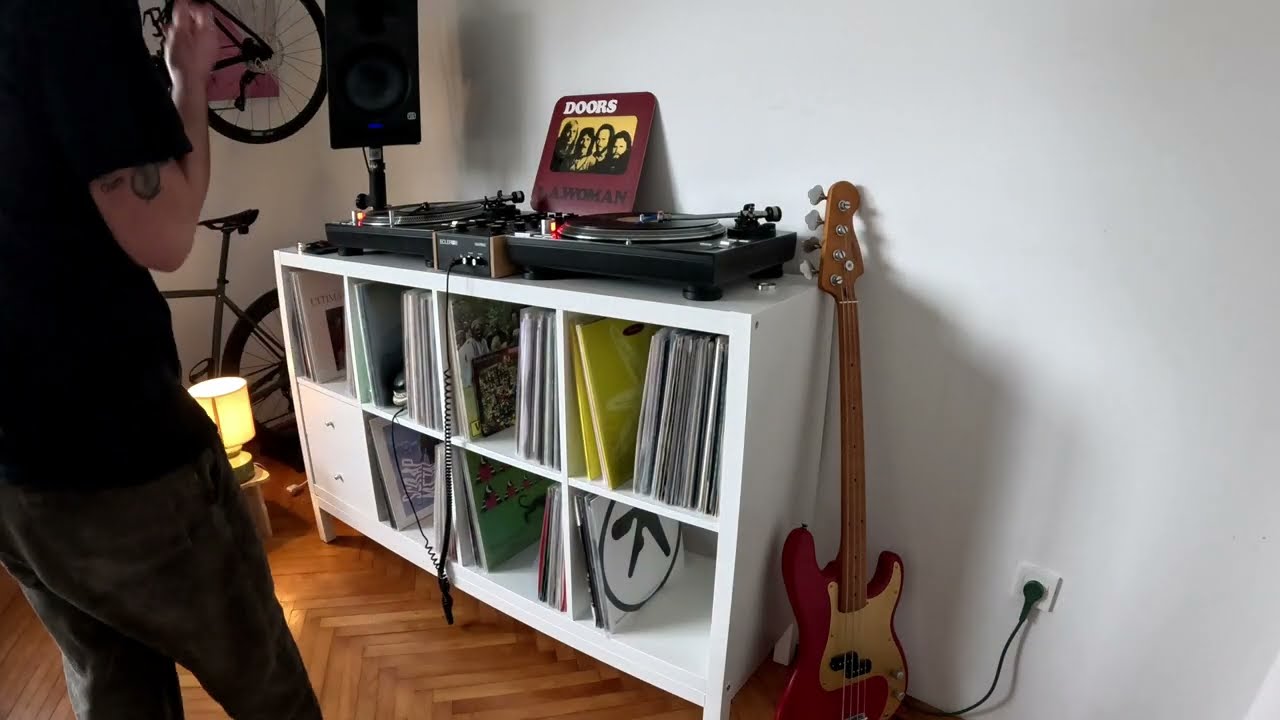 Cozy Corners: Laid-Back Rock | Vinyl Selection with Luka
