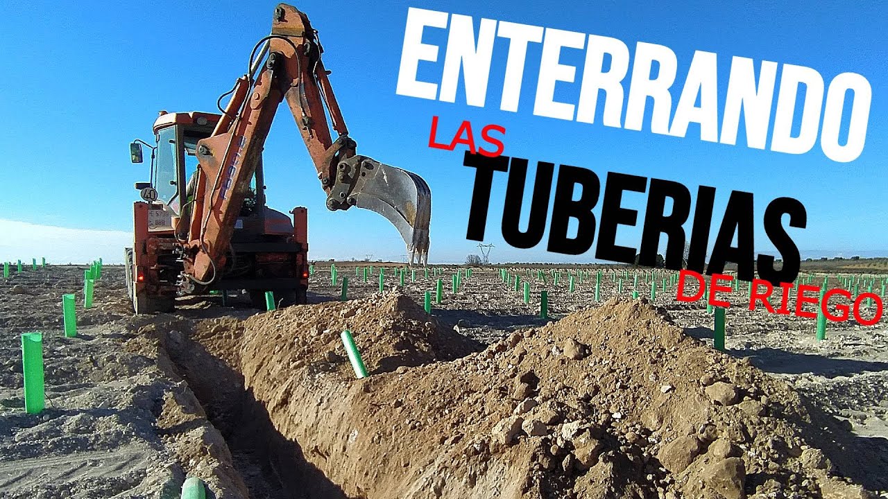 ENTERRANDO TUBERIAS PRINCIPALES DEL RIEGO POR GOTEO