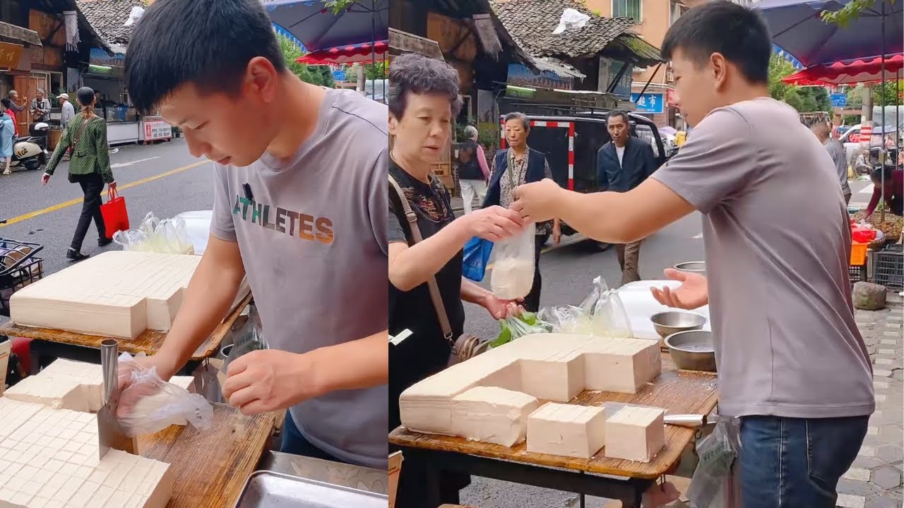 The stall sells tofu, which is freshly made and sold on September 23nd.