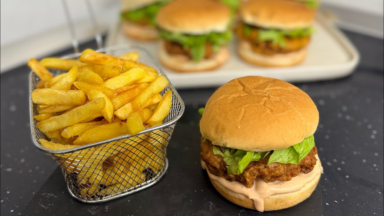Chicken Burger – Si të Bëni Burger Pule Perfekt në Shtëpi 🍔
