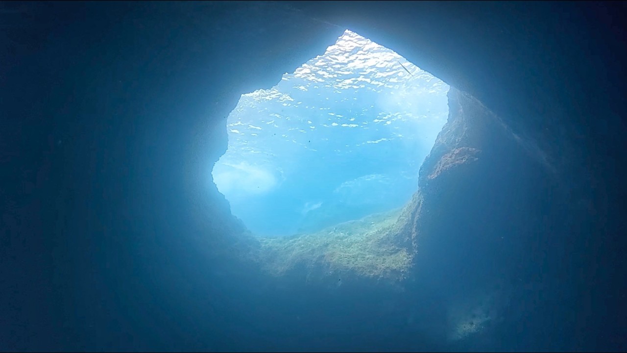 Diving in la Cueva de Diablo | El Hierro