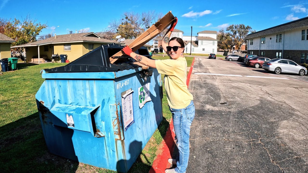 We Had Fun Dumpster Diving at Apartments!