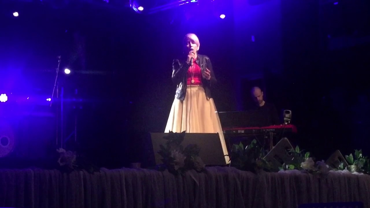 Jippu Levin Hullu Poro Areenalla G24 tapahtumasa - Tunnen sinut lähelläin