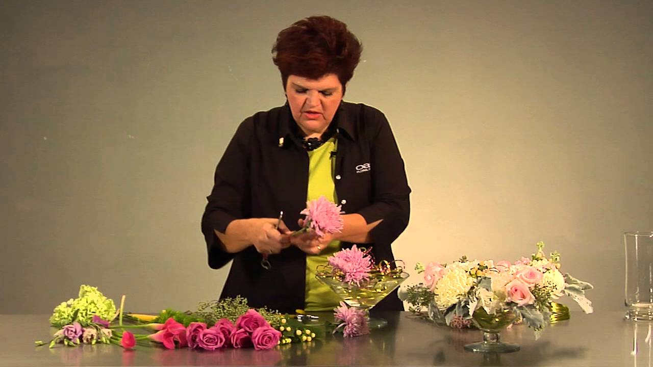 Quick Tip: How to Hold Flowers in Place with Decorative Wire