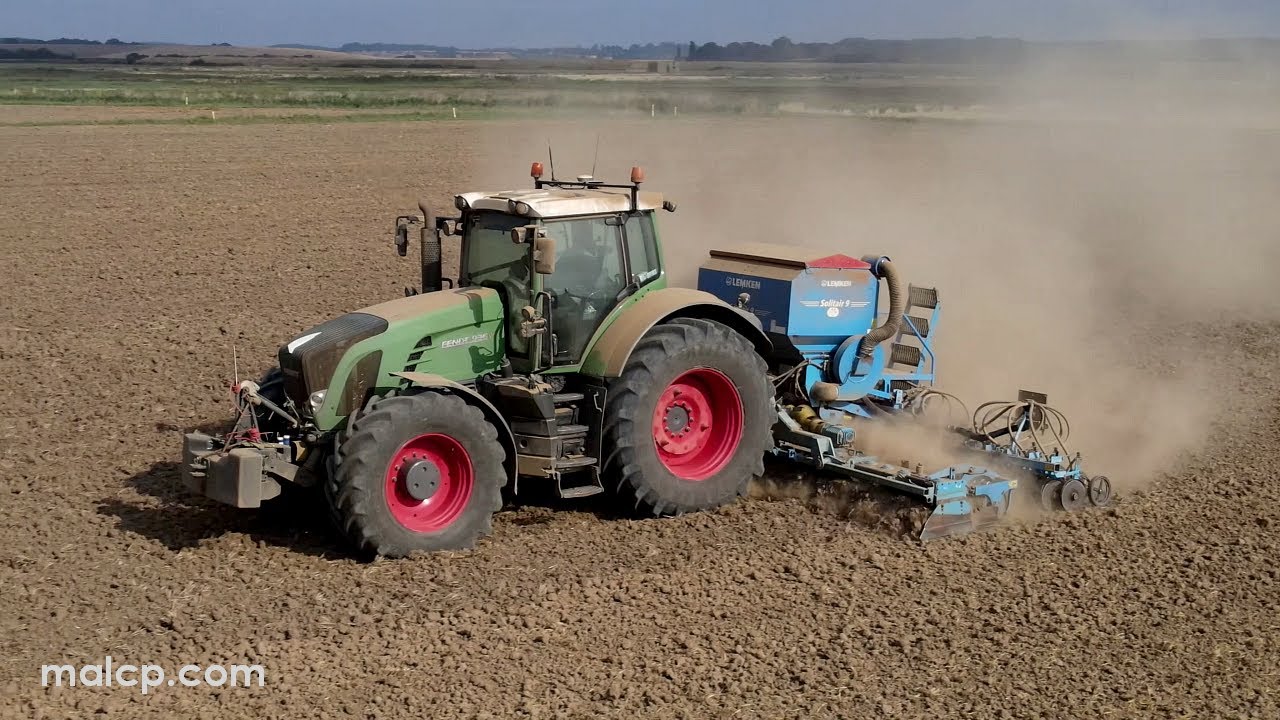 4k  Fendt 936 Vario drilling rye with a Lemken Solitair 9 drill in Suffolk