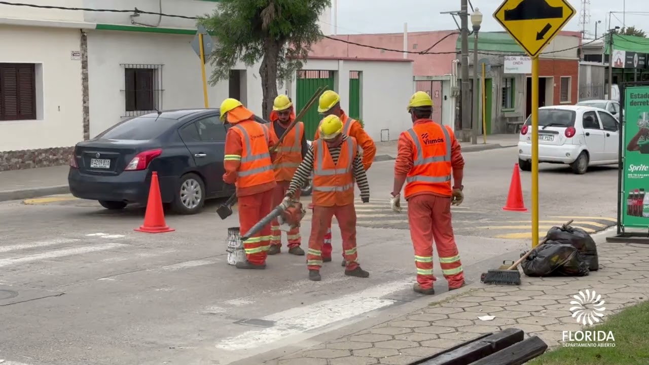Trabajos de señalización vial horizontal en las principales arterias de la capital.
