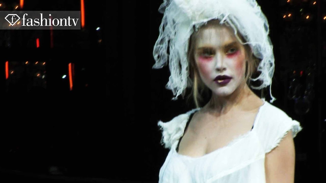 Vivienne Westwood Runway Show - Paris Fashion Week Spring 2012 PFW | FashionTV - FTV
