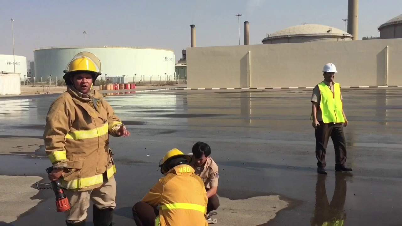 تدريب الاطفاء في ميناء الملك فهد بينبع