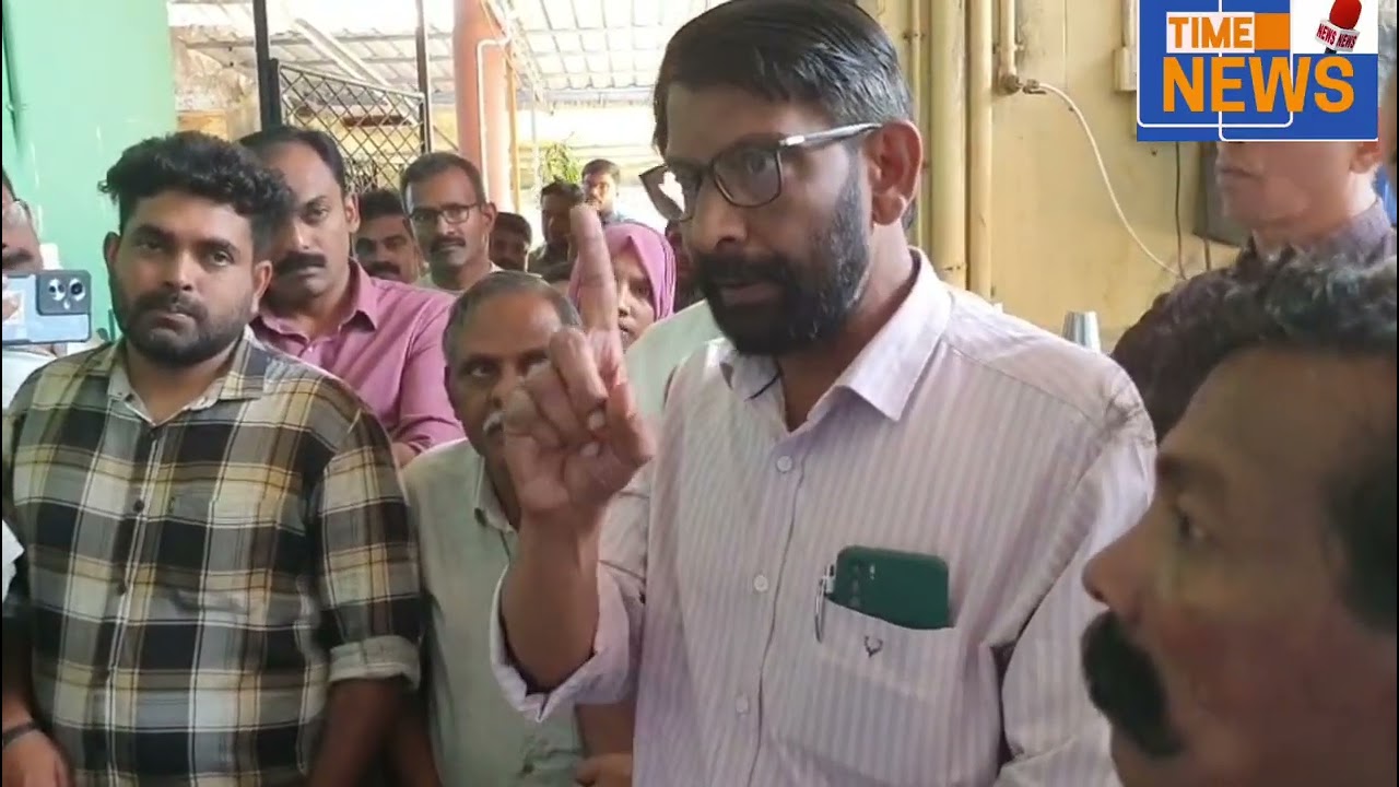 മണ്ണാർക്കാട് നഗരസഭയിൽ ഭരണപക്ഷത്തിൻ്റെ വിവേചനം ആരോപിച്ച് LDF കൗൺസിലർമാരുടെ പ്രതിഷേധം