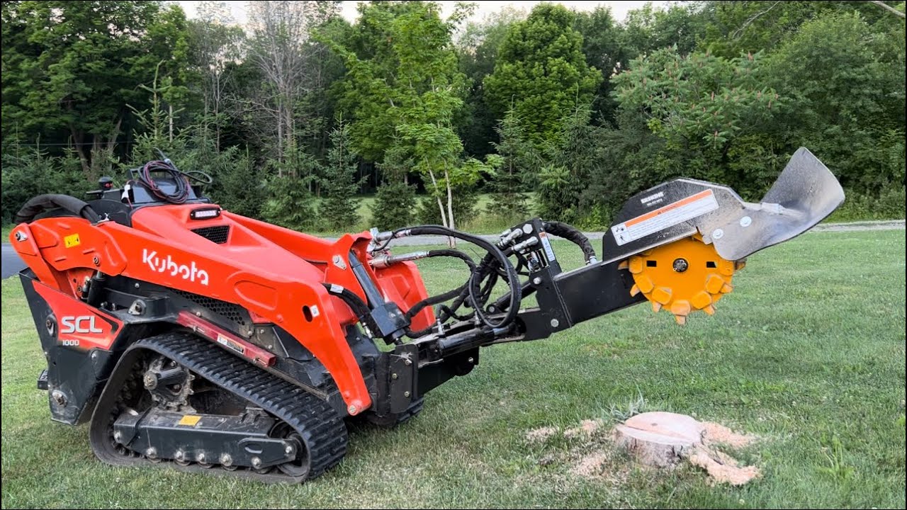Мини-погрузчик Kubota SCL1000 для измельчения пней
