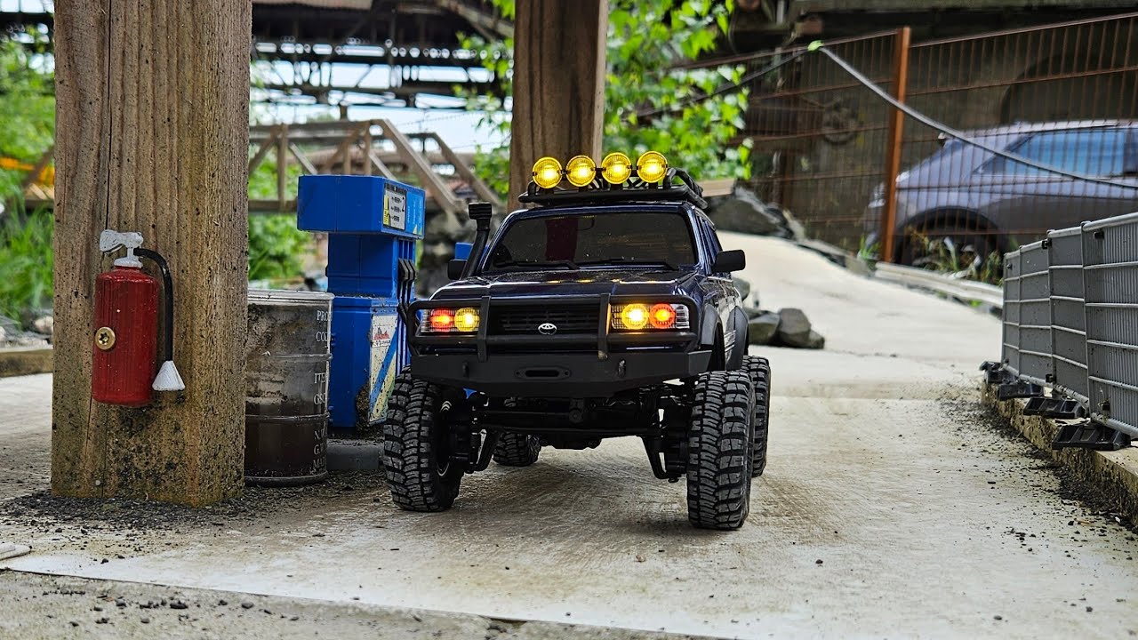 FMS FCX 18 Toyota Land Cruiser LC80