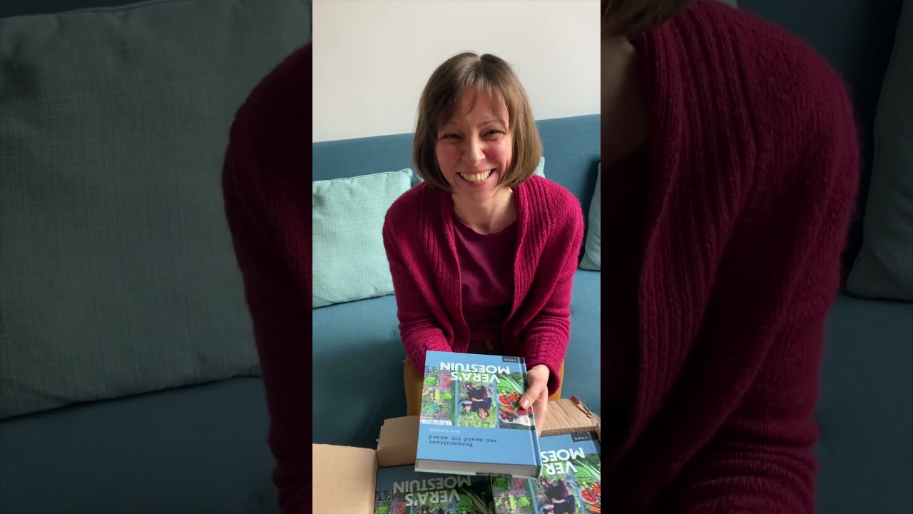 mijn boek 'VERA'S MOESTUIN permacultuur van maand tot maand' is uit! #moestuin #permacultuur #nodig