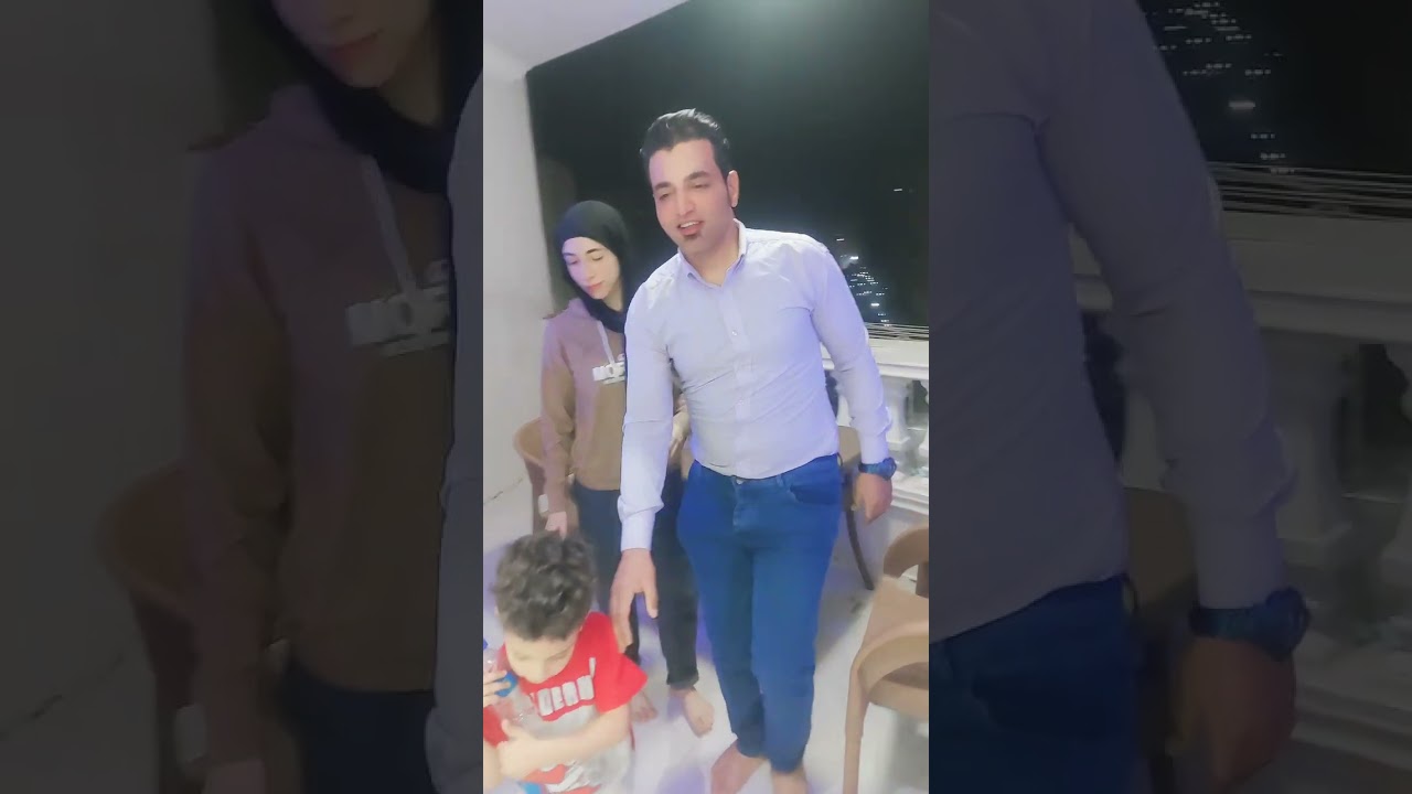 خالك البخيل لمه يرجع من السفر😂.11