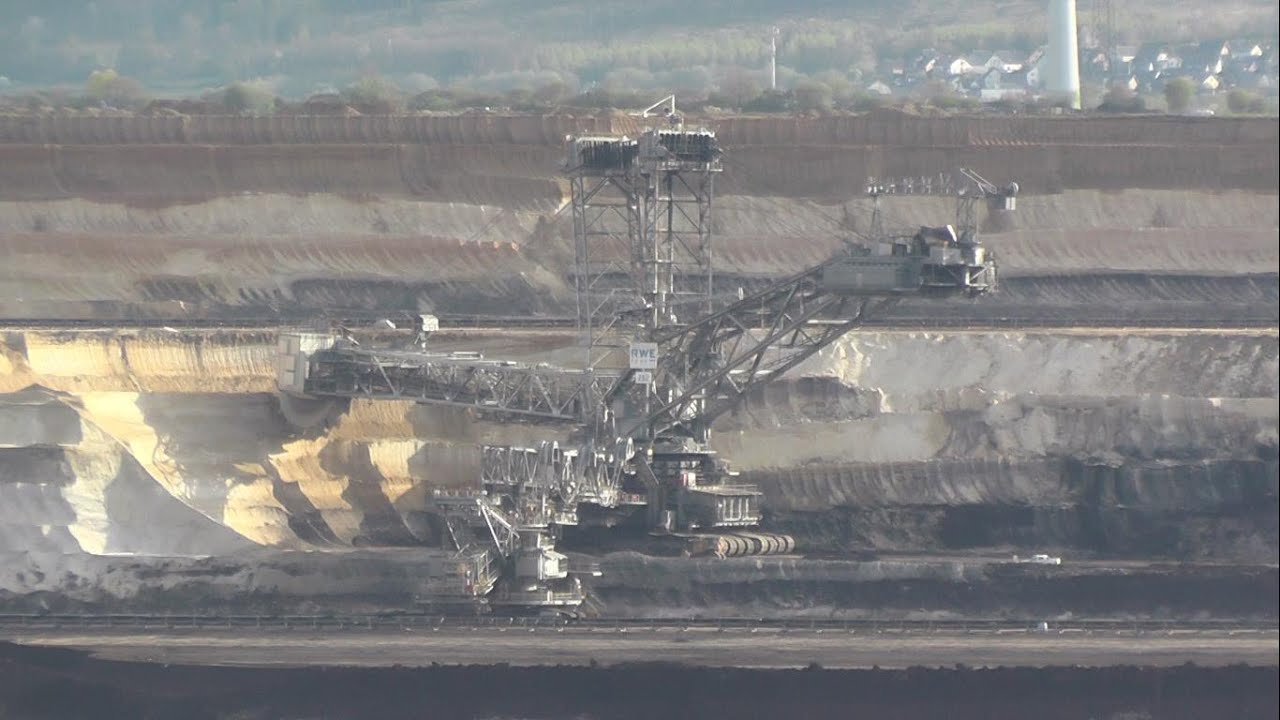 Tagebau Inden / Strip Mining in the Surface Mine Inden