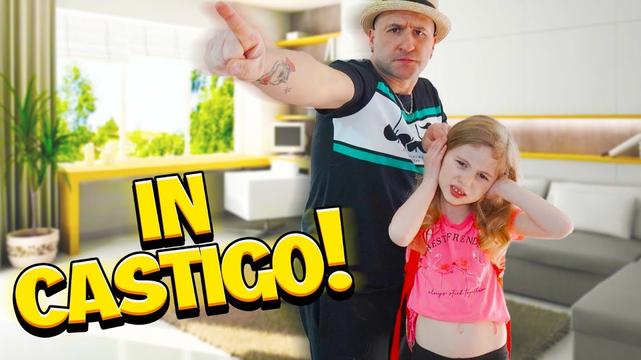 GIORGIA IN CASTIGO! SI VESTE PER ANDARE A SCUOLA: PAPÀ SALVO LA SCOPRE, SI ARRABBIA E MI PUNISCE!!!