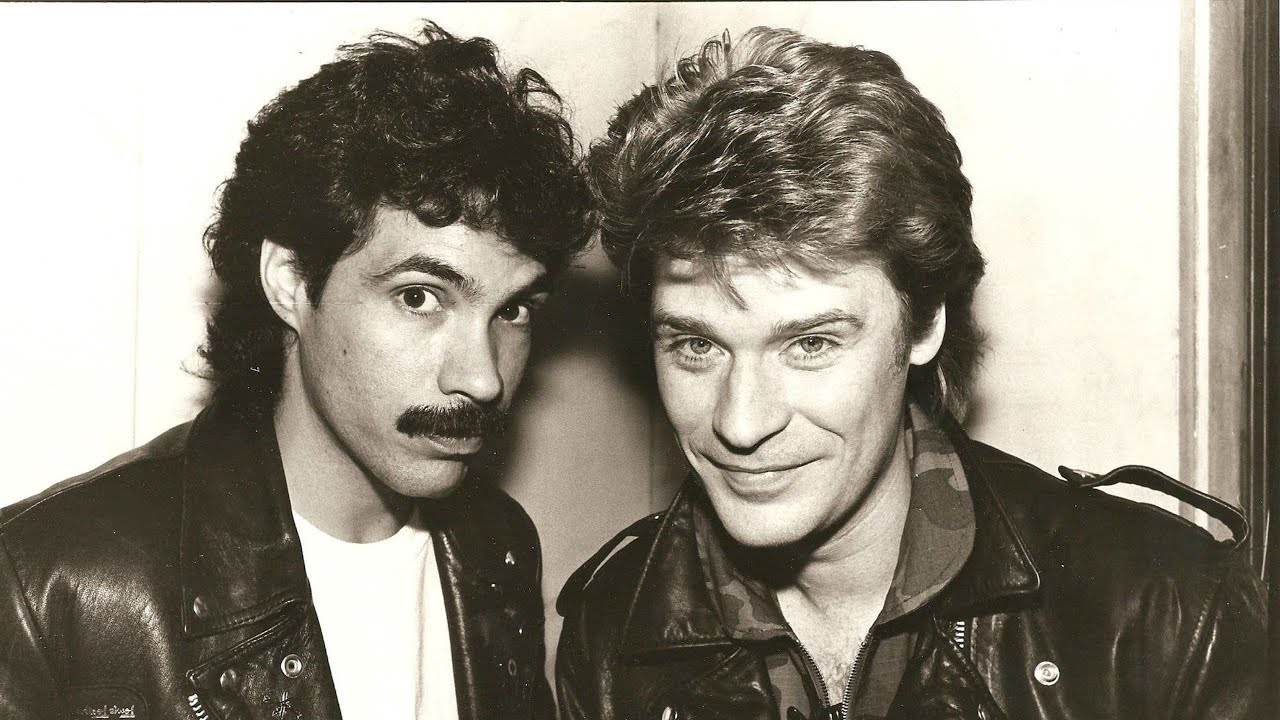 Daryl Hall & John Oates - Out Of Touch - Lyrics