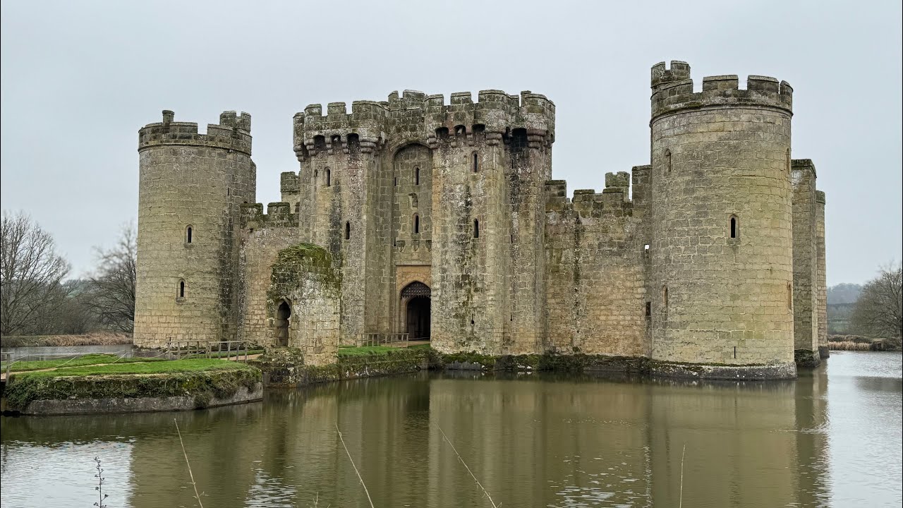 Visiting Bodiam castle for the first time with @ExploringWithLucy 