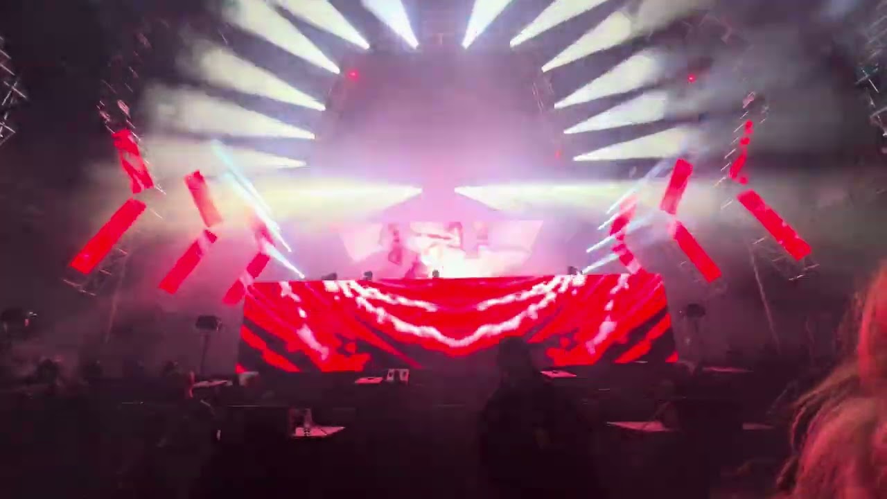 AXWELL (SWEDISH HOUSE MAFIA) LIVE IN MELBOURNE (ULTRA MUSIC FESTIVAL) FRONT ROW