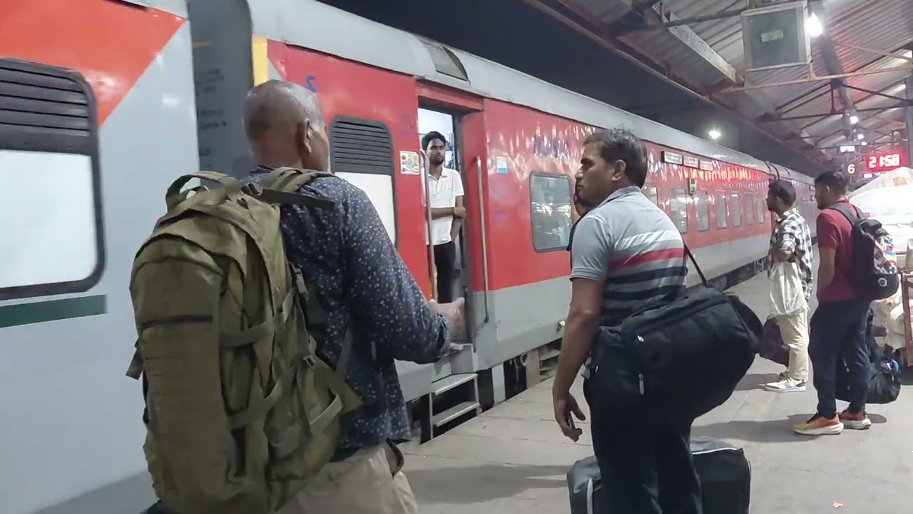 12311 (Netaji express, entering old Delhi station 15-10-25