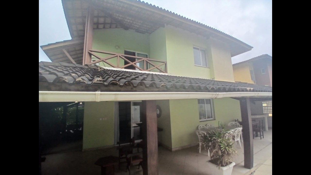 EXCELENTE CASA DUPLEX, com piscina privativa, em condomínio a 350 metros da Praia de Jaguaribe