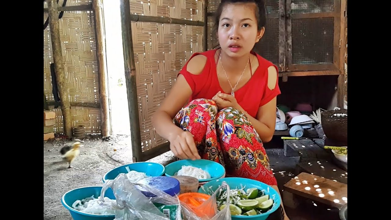 สูตรน้ำเงี้ยวไทใหญ่เชียงตุง กับครอบครัวน้องบัวแก้ว Tai Yai noodles with spicy pork sauce