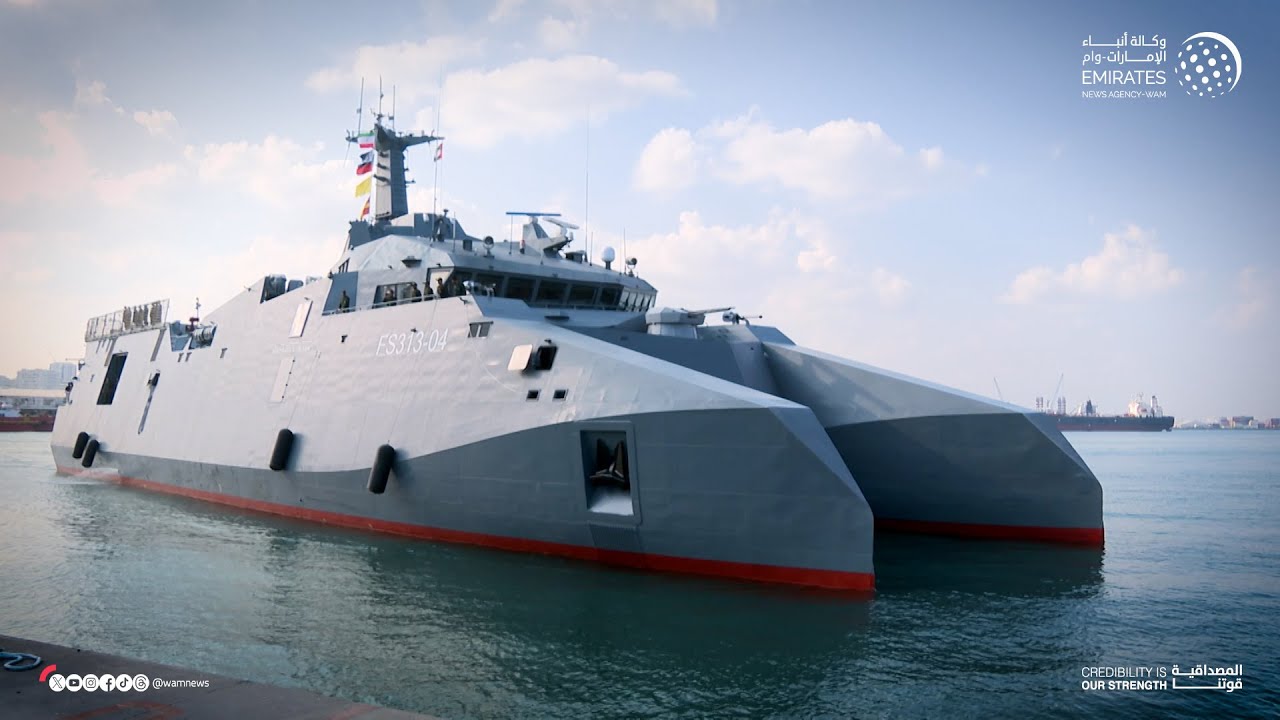 وصول عدد من القطع البحرية الإيرانية لميناء خالد بالشارقة