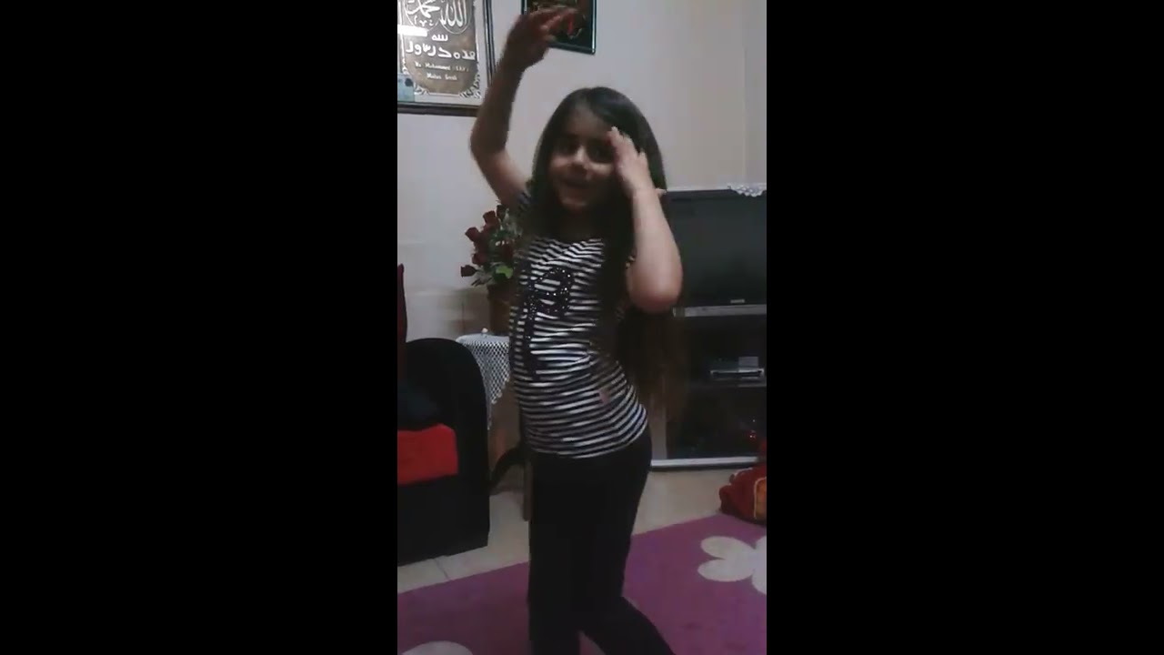 6 yaşındaki küçük kızın oryantal show (mardin güzeli)