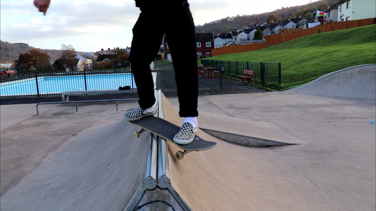 HOW TO SKATE SPINE RAMPS
