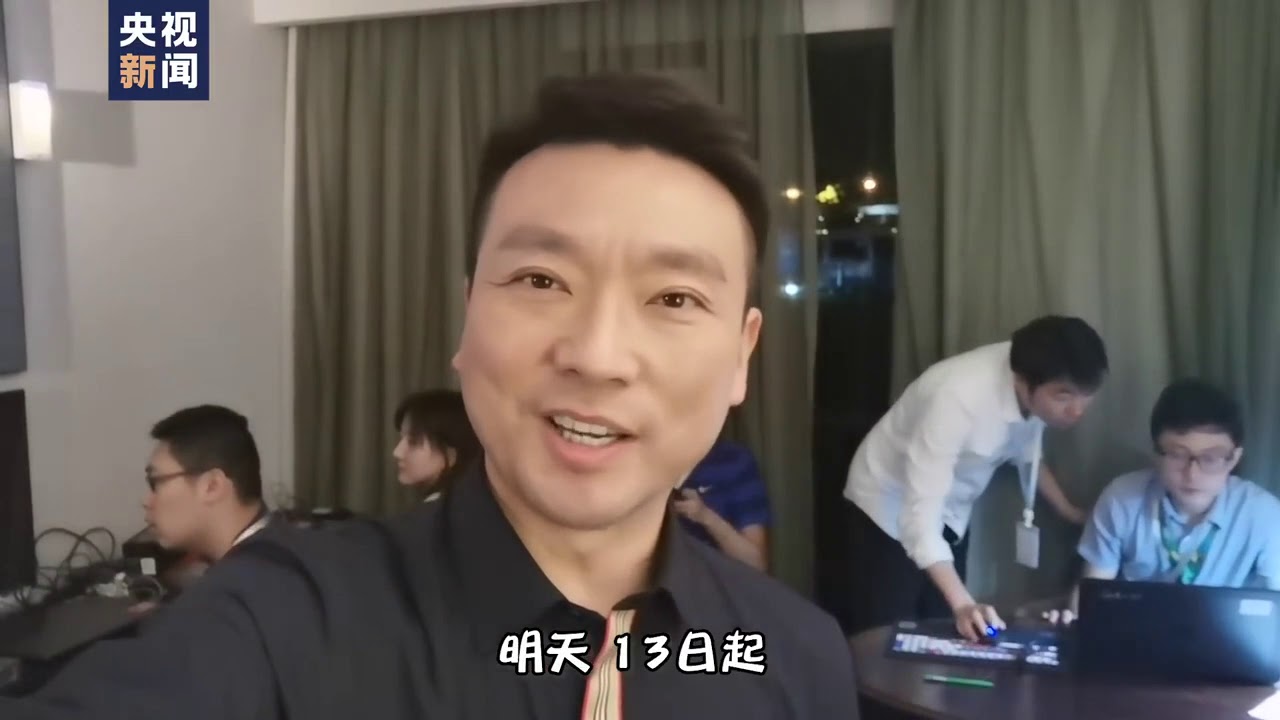 #康辉揭晓vlog里的秘密武器#，一起来康！哈哈 从雅典出发，飞越上万公里后，#康辉的vlog#在巴西更新啦！这一站的采访工作都有啥？第一期vlog里提到的秘密武器到底是什么？戳&darr;网友：视