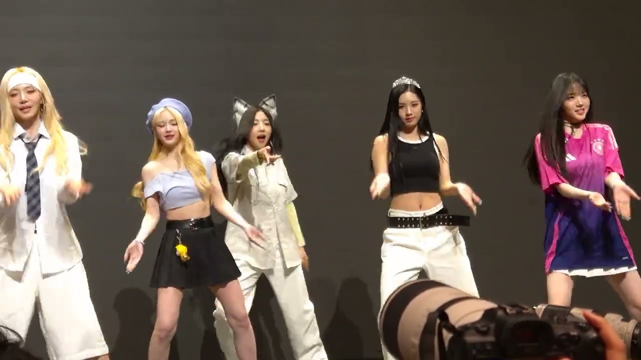250530 트리플에스(tripleS) 메이크스타 (makestar) 팬사인회(FANSIGN) 깨어 무대 팬캠(fancam)