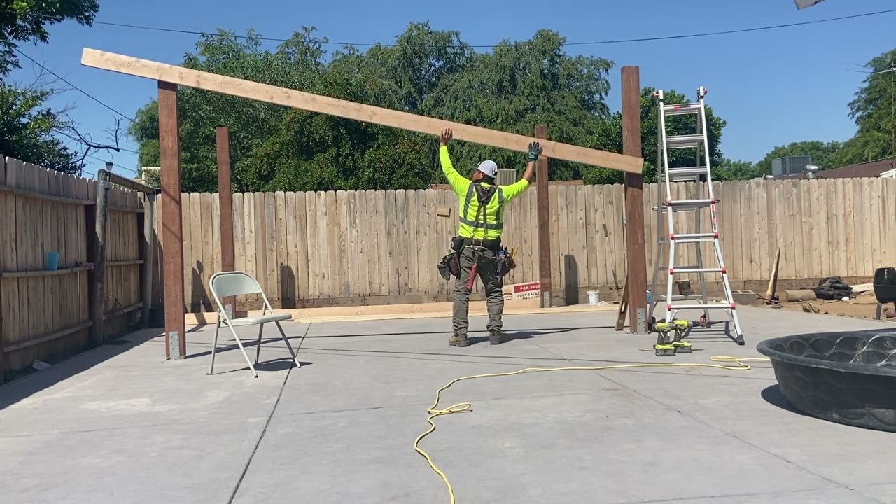 Haciendo un gazebo o techo de sombra.