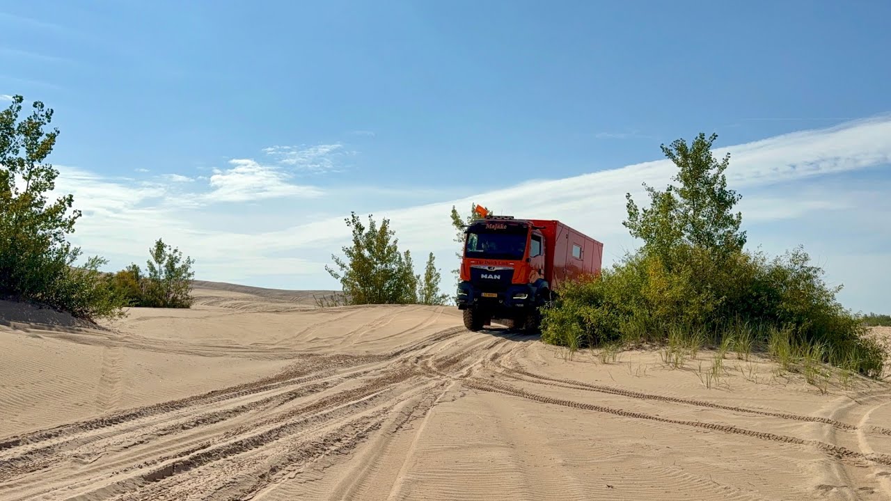13 september 2025: Playing in the sand dunes of Silver Lake State Park