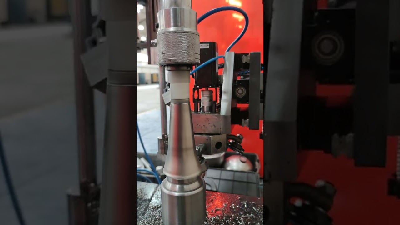 Torno de repuxo Vertical CNC
