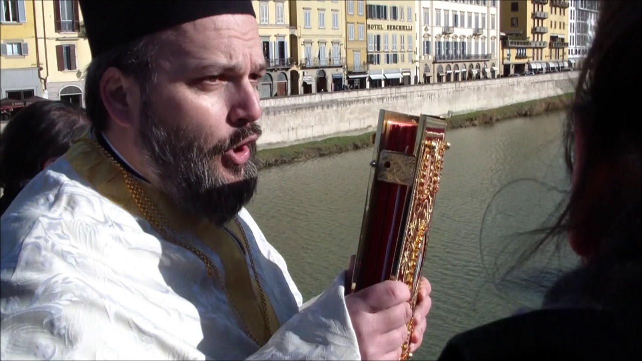 Benedizione delle acque a Firenze  Ponte Santa Trinità Theofania 6 gennaio 2017