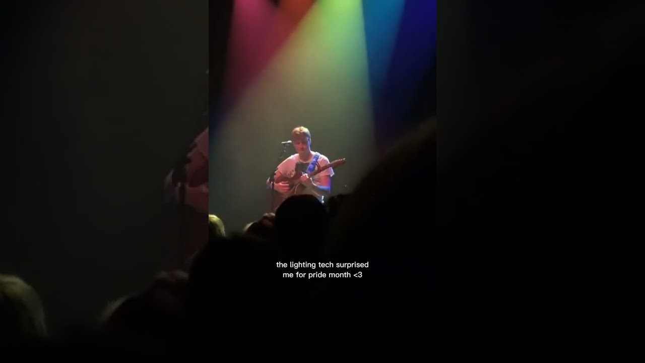 i said this songs about grndr and they knew what to do HAHAHA