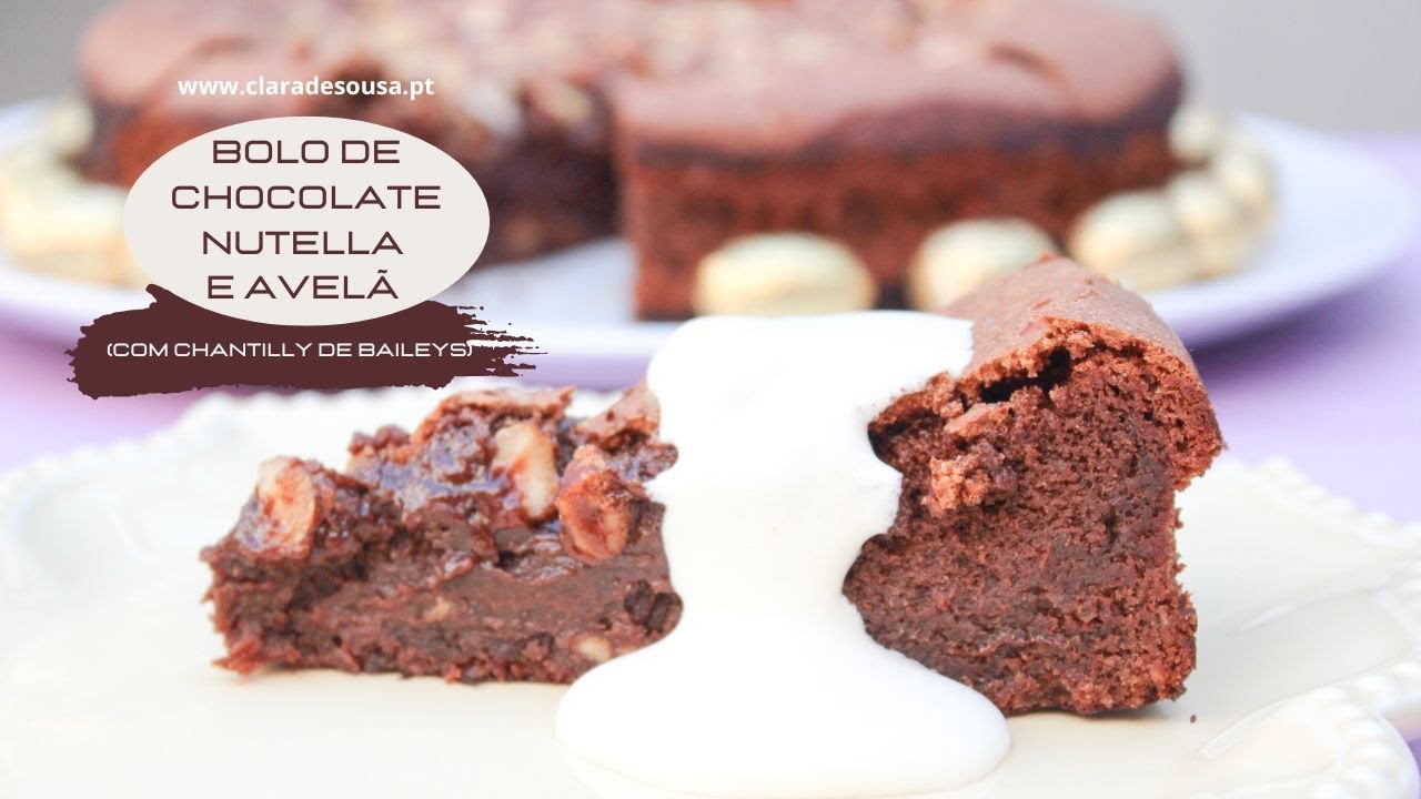 Bolo de chocolate nutella e avelã (com chantilly de Baileys)