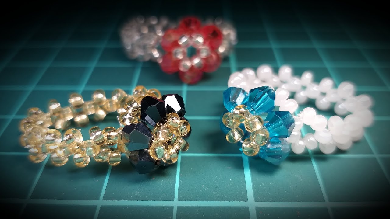 Elegante  Anillo de Cristal y Mostacillas...Clase 