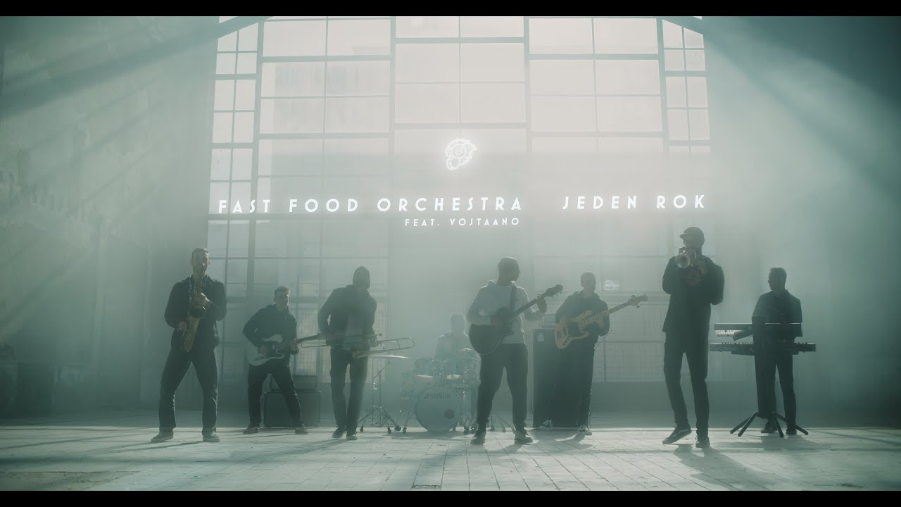 Fast Food Orchestra ft. Vojtaano - JEDEN ROK