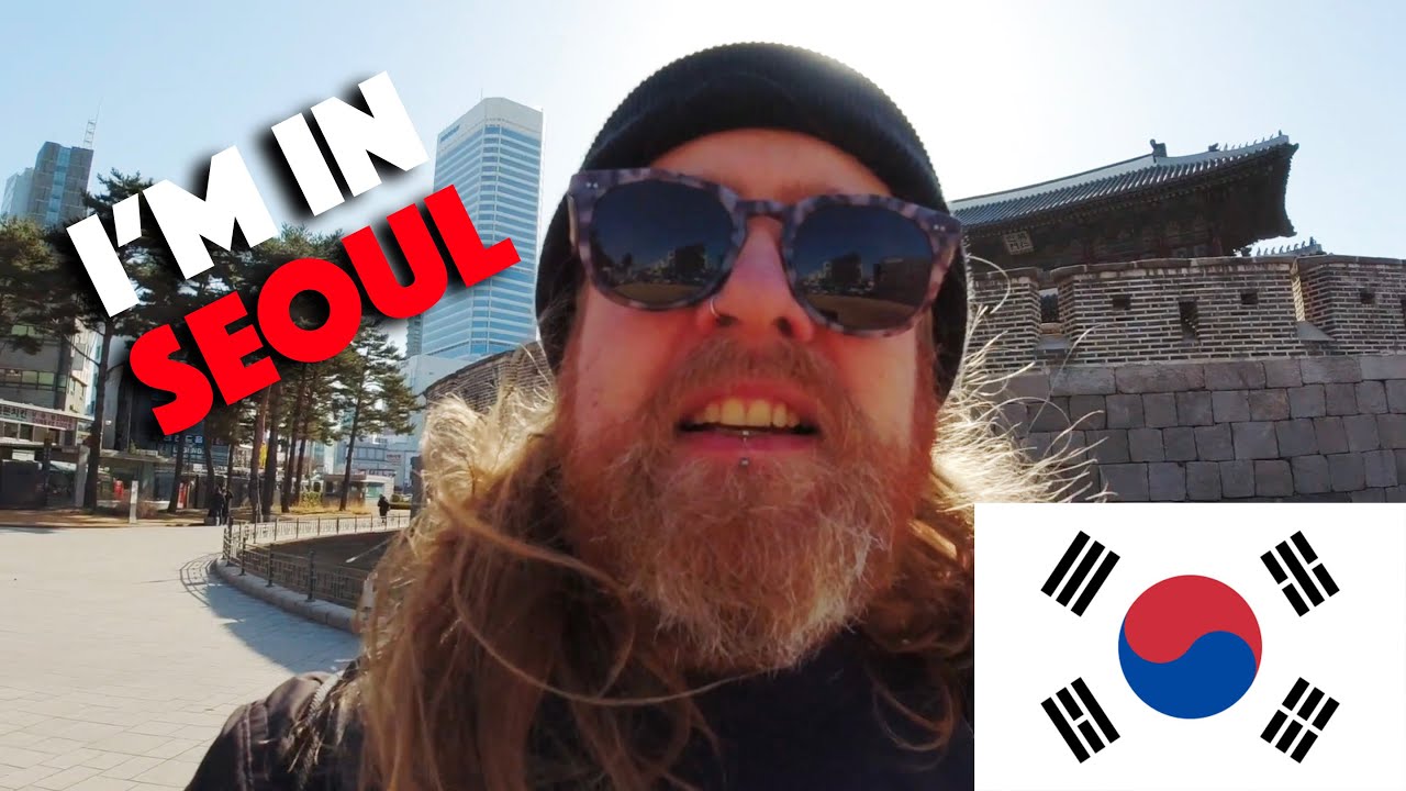 Crate digging for unusual vinyl records in SEOUL - South Korea - [Dongmyo Flea Market]