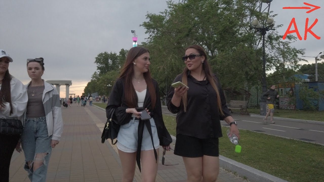 Embankment of the Amur River, Khabarovsk, Russia | Summer Weekday Evening Walk, 4k