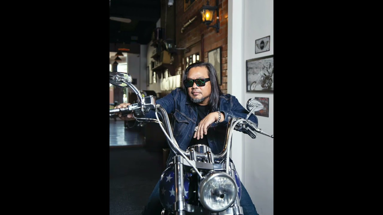 ခြင်္သေ့လည်ပြန် - Zaw Win Htut