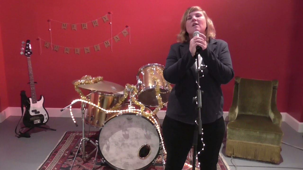Camilla Moberg - Christmas Valentine [Official Video]