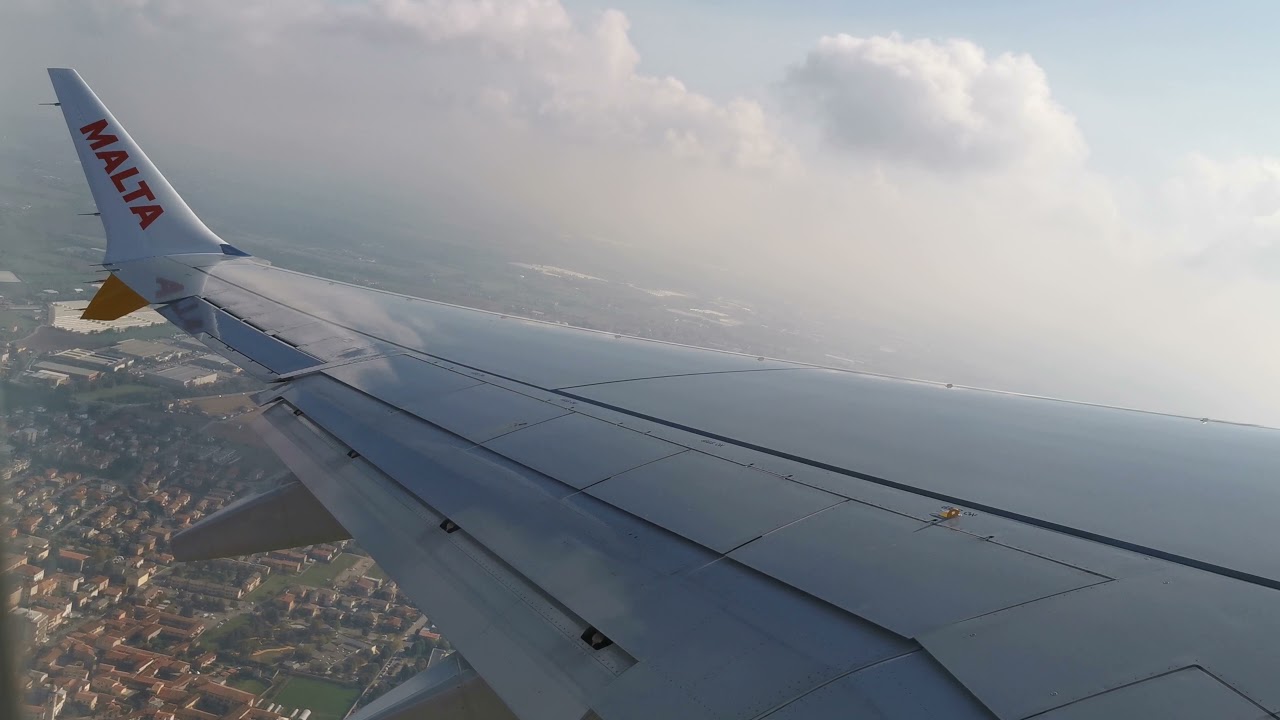 Takeoff from Milano-Bergamo Airport (BGY) 10/22/21 - 4K