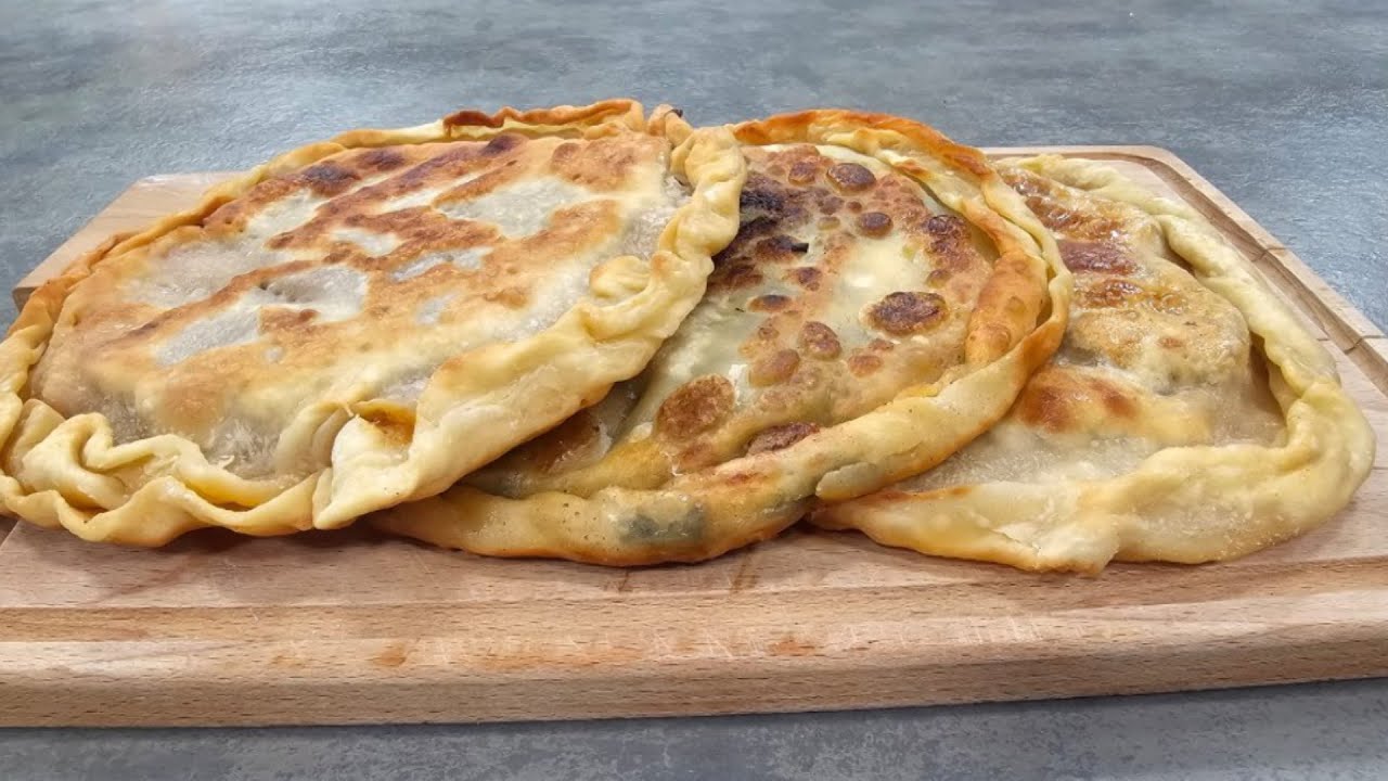 Rreze Dielli - Byrek me domate dhe qepë në tigan nga zonja Albana